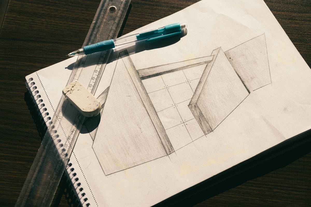 pencil drawing art sketches of three progressive contour studies: loose gesture, measured construction, refined value layering